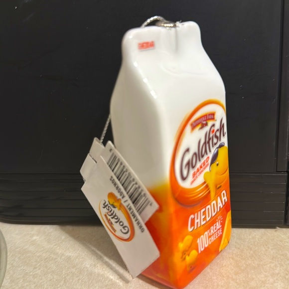 Goldfish Cheddar Baked Crackers Ornament NWT! - Picture 2 of 8